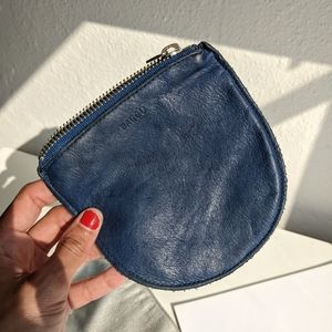 BAGGU U Pouch small leather navy blue